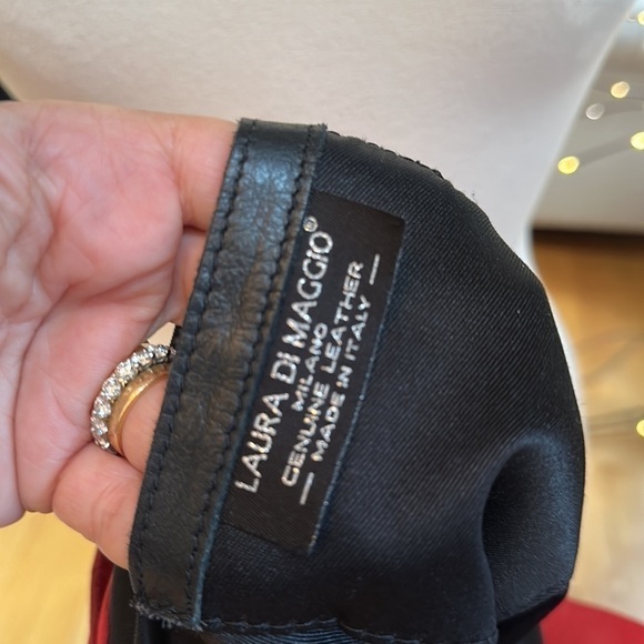 Laura Di Maggio Red Suede Slouchy Crossbody Bag - Picture 9 of 15